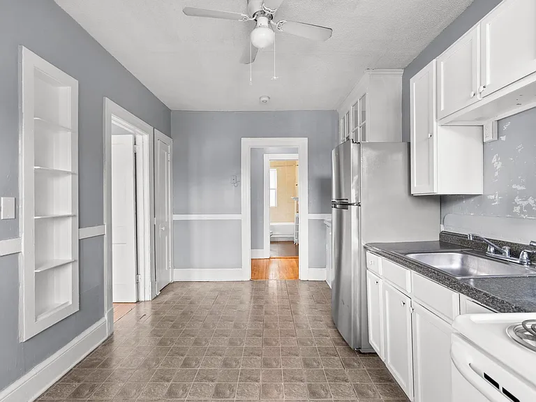 34-38 Beacon St #38C2 — Photo 3