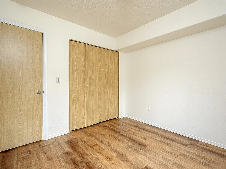 Corporate Woods Apartments — Photo 26