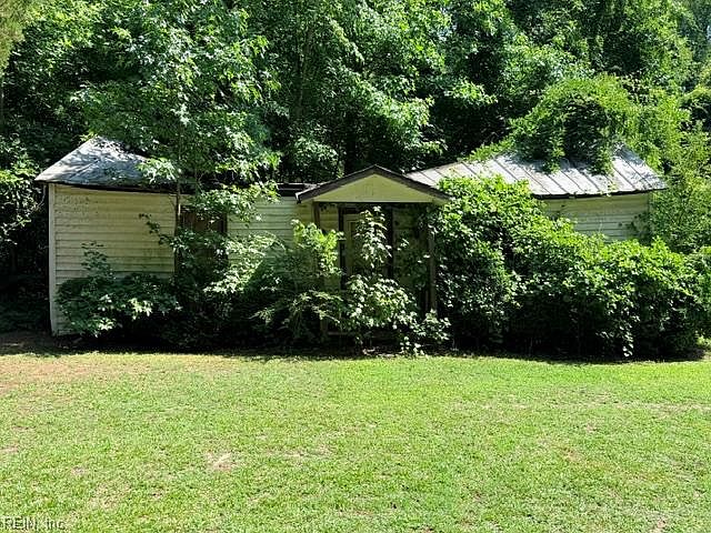 2nd image of 127 Bryan Ave