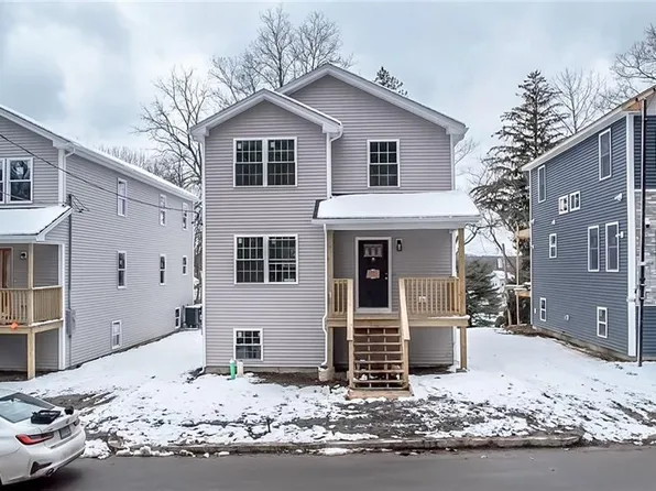 32 Walsh St, Providence, RI 02908