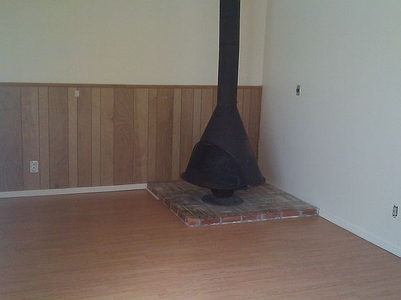 3rd image of 518 Amber Dr
