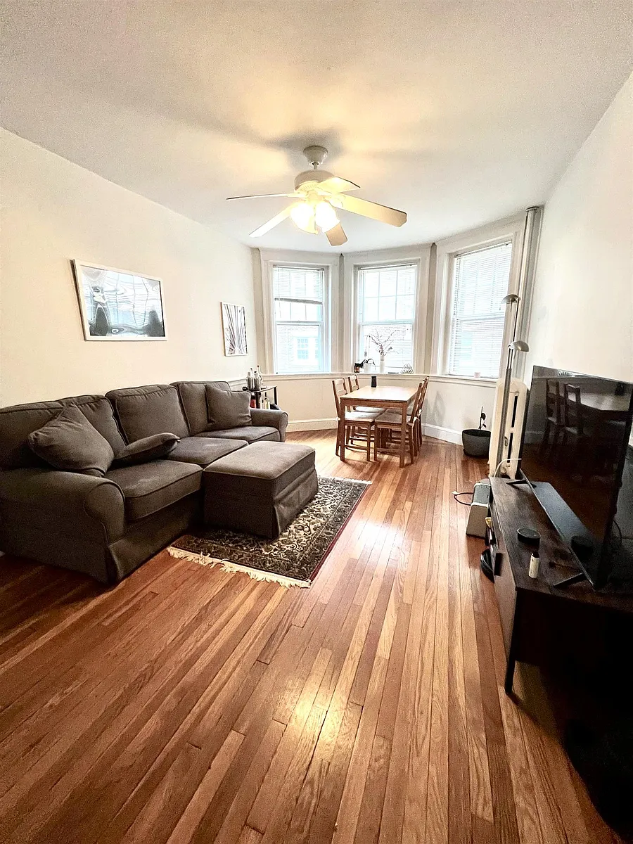 Building Photo - 13 Ellery St #2