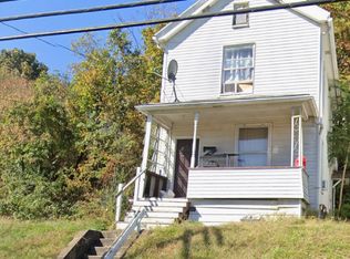 916 Wallace St, Vandergrift, PA 15690