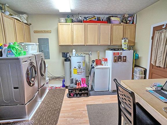 4th image of 2547 Vayview Dr