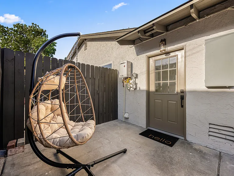 8202 Beaver Lake Dr #ADU — Photo 12