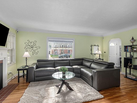 5th image of 2453 Godwin Ave SE