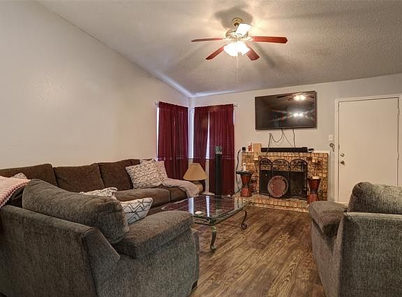 4th image of 839 Woodgreen Dr