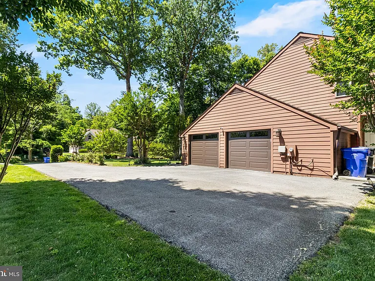 8150 Plowden Dr — Photo 72