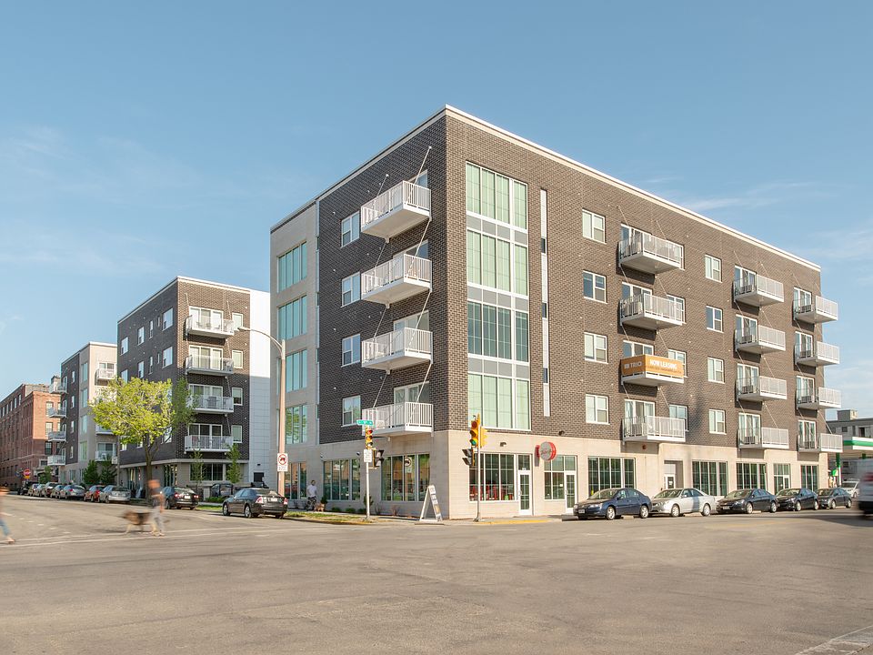 Trio Exterior