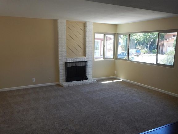 4th image of 1029 Angelus Ave