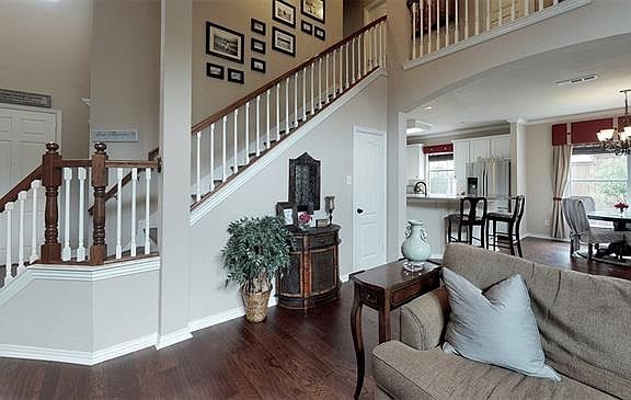 5th image of 409 Lake Village Dr