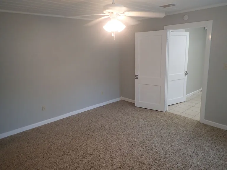 6340 Parkdale Dr — Photo 13