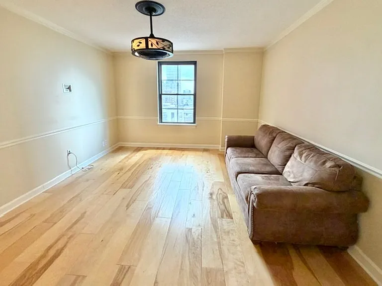109 N Main St #1109 — Photo 3