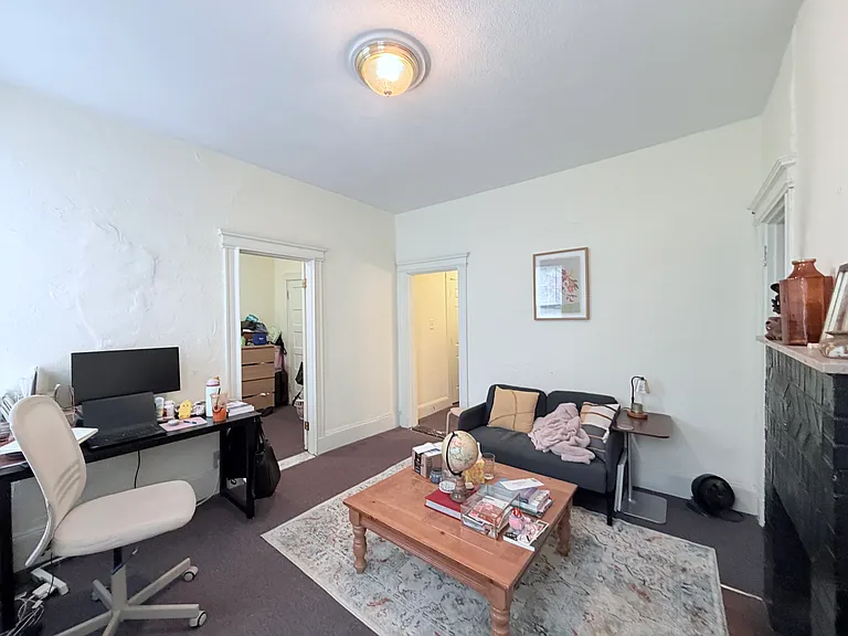 24 Phillips St #4 — Photo 4