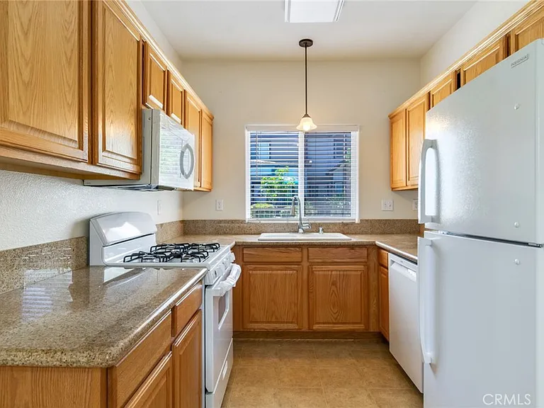 1555 Orange Ave #404 — Photo 7