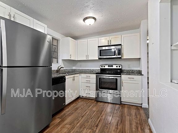 4th image of 443 N Dorothea Way