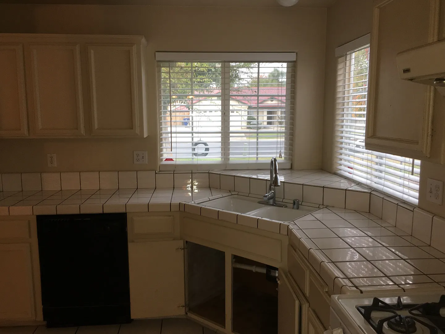 3 Bedroom Home with Attached 2-Car Garage, Fireplace & Gardening Included — Photo 2