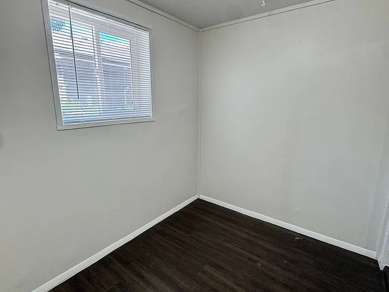 1550 Kendall St — Photo 2