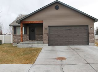 998 E Jaylee Dr, Rigby, ID 83442