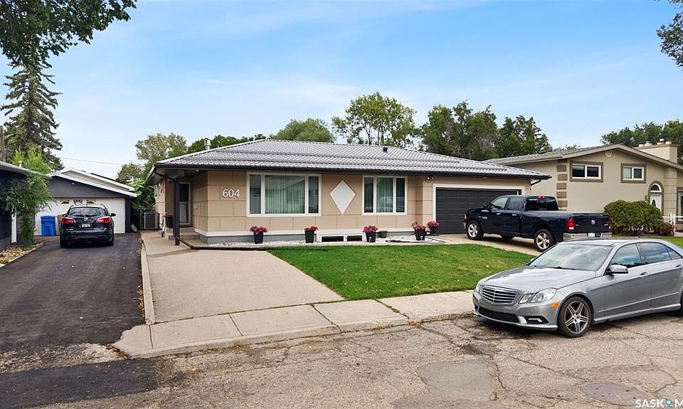 1st image of 604 Inver CRESCENT E