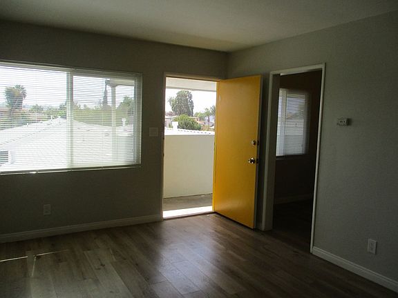 3rd image of 3854 Euclid Ave