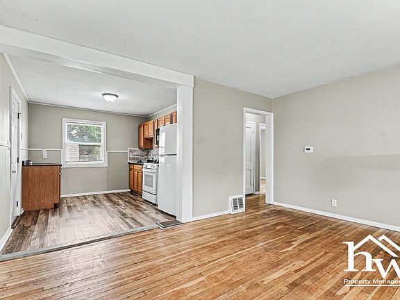 3rd image of 164 S Gladstone Ave