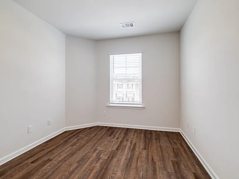8 Red Robin Ct — Photo 21