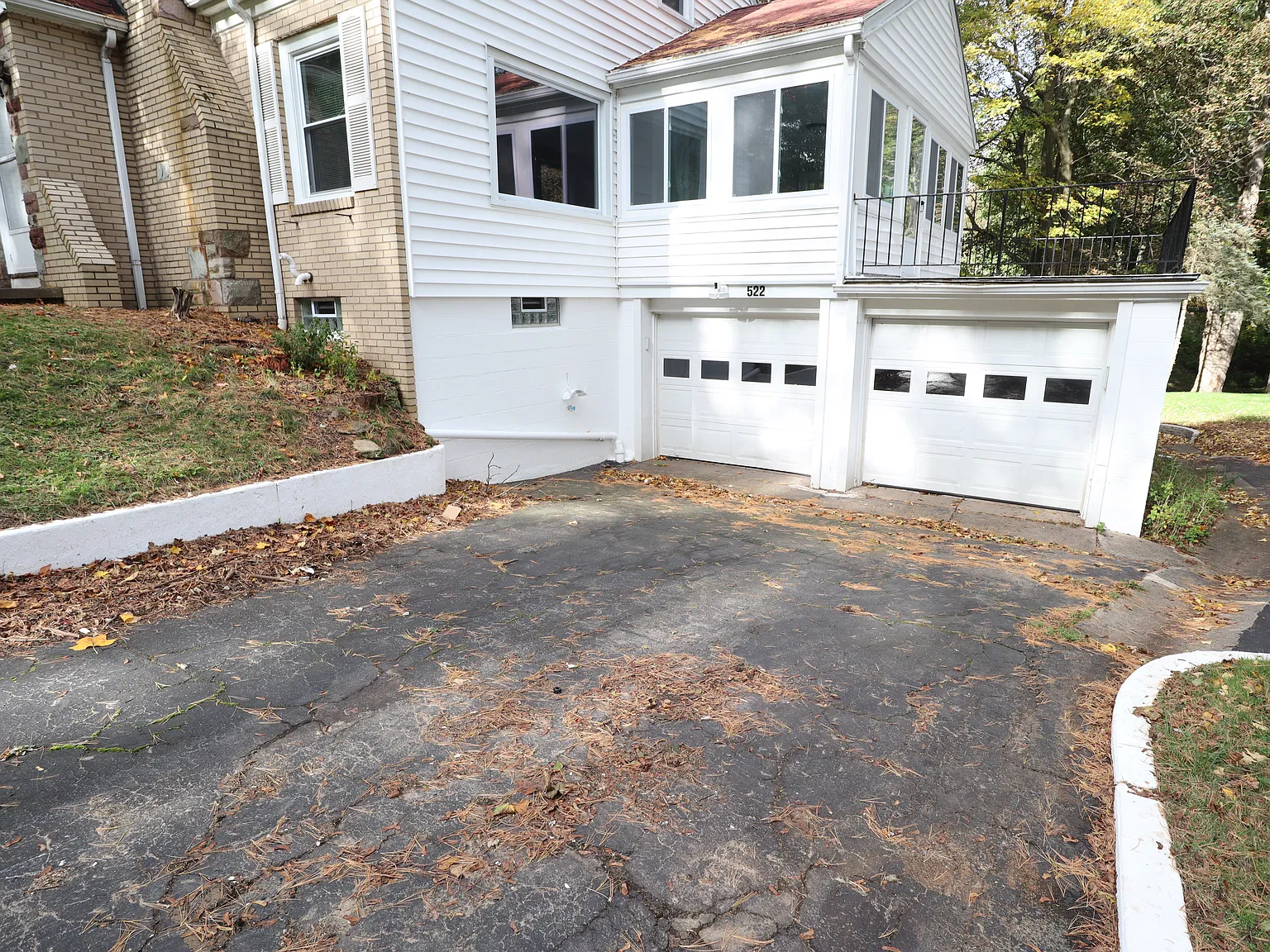 3 bed, 1.5 bath, 1477 sqft, $2,595 — Photo 3