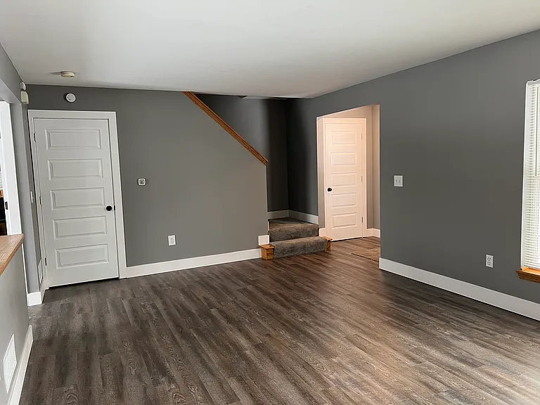 145 Laurie St — Photo 5