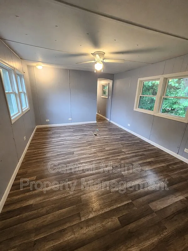 2 bed, 1.0 bath, $900 — Photo 4