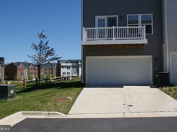 3rd image of 9910 New Pointe Dr