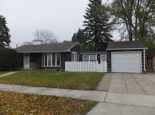 916 4th St S, Moorhead, MN 56560