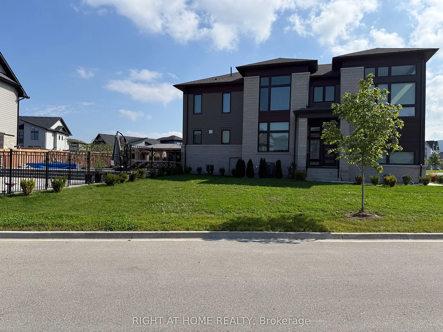6 bed, $8,988 — Photo 2