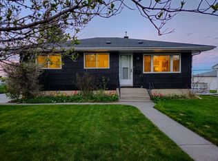 254 W Hendon Dr NW, Calgary, AB T2K 1Z5