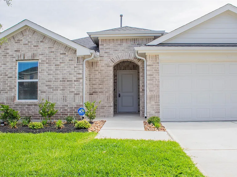 22019 Vernazza Bend Dr — Photo 1