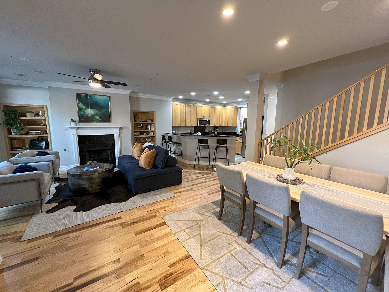 3 bed, 2.5 bath, 2367 sqft, $3,500 — Photo 3