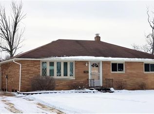 6811 Regency Dr, Parma, OH 44129