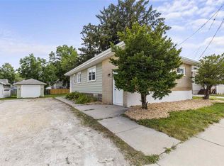 727 W Wisconsin Ave, Appleton, WI 54914