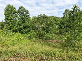 526 Summer Orchard Dr, Hendersonville, NC 28792