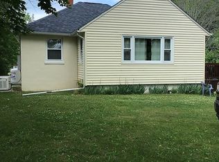 1577 Lake Rd, Youngstown, NY 14174