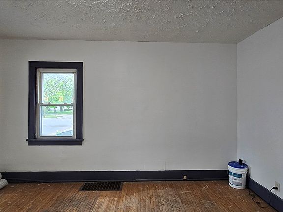 4th image of 1812 N Goodman St