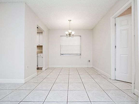 4th image of 746 Harland Ct