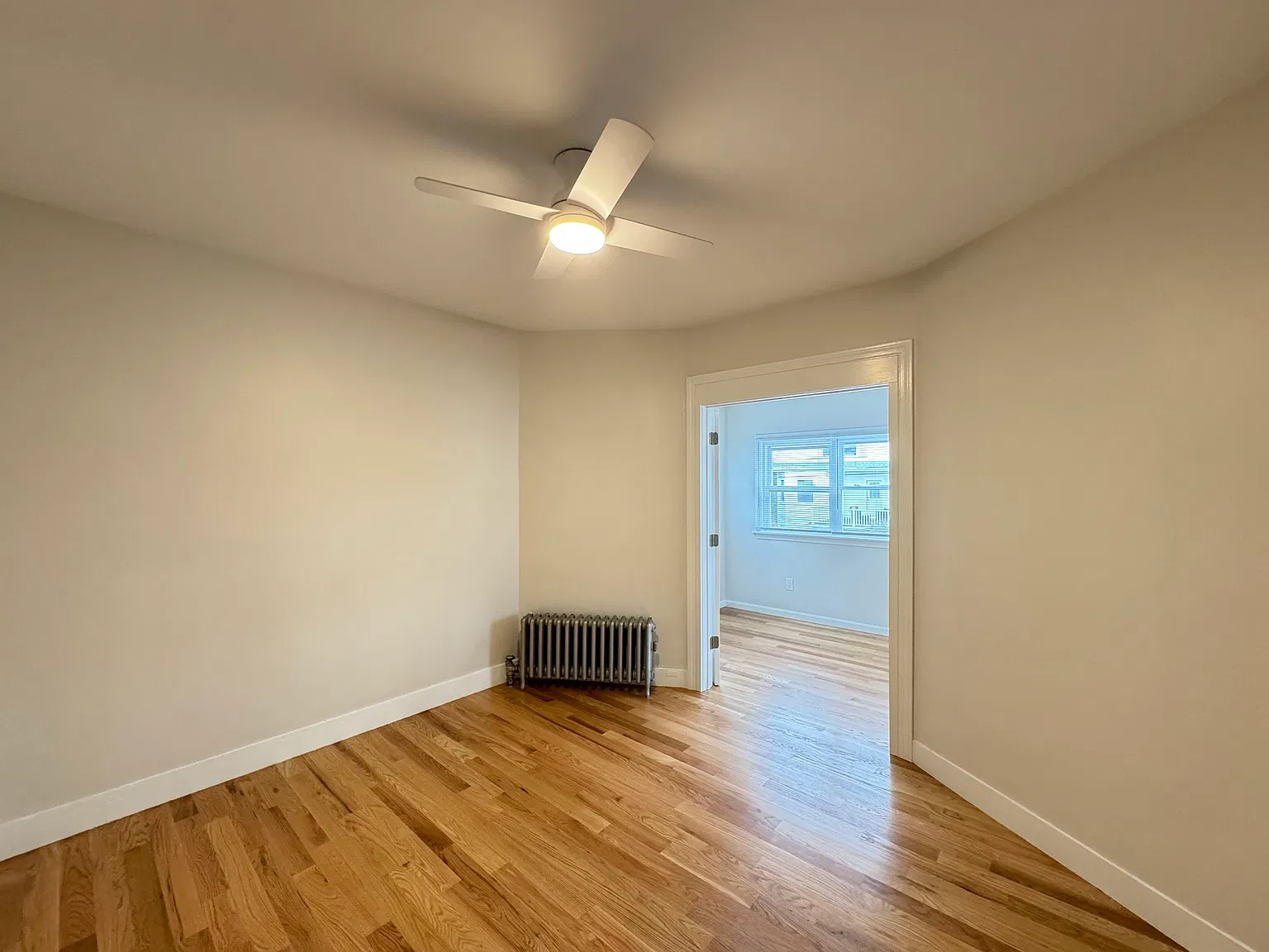 2 bed, 975 sqft, $2,700 — Photo 2