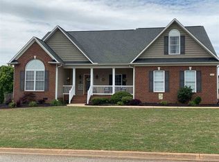 1048 Corie Crest Dr, Boiling Springs, SC 29316