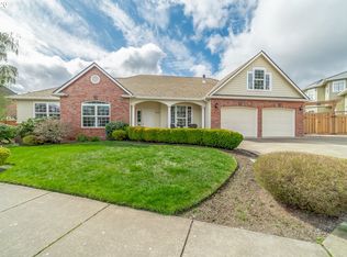 3320 Park Hills Dr, Eugene, OR