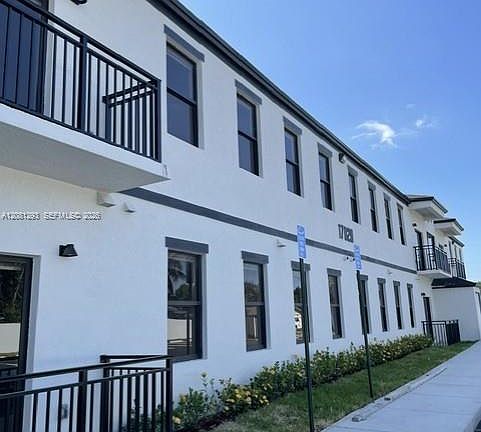 2nd image of 17020 SW 104th Ave #203