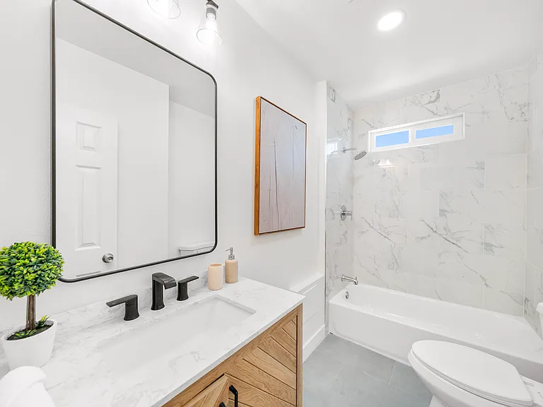 2035 Las Colinas Ave — Photo 27