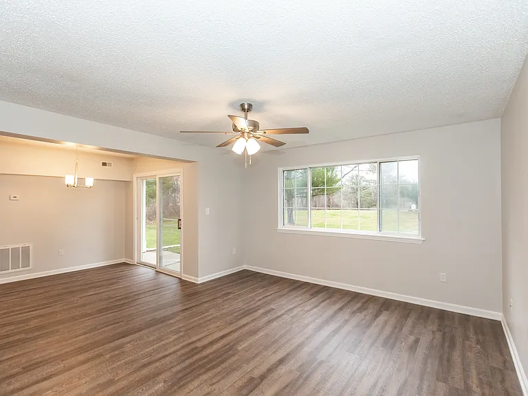 Adams Station Apartments — Photo 11