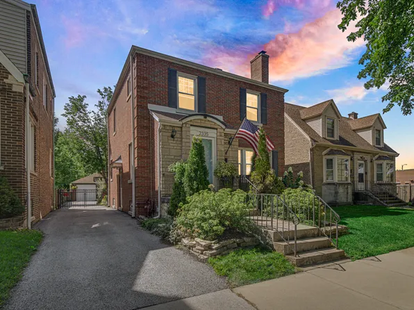 2335 W 107th St, Chicago, IL 60643