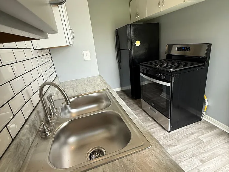 638 S Woodlawn Blvd — Photo 18